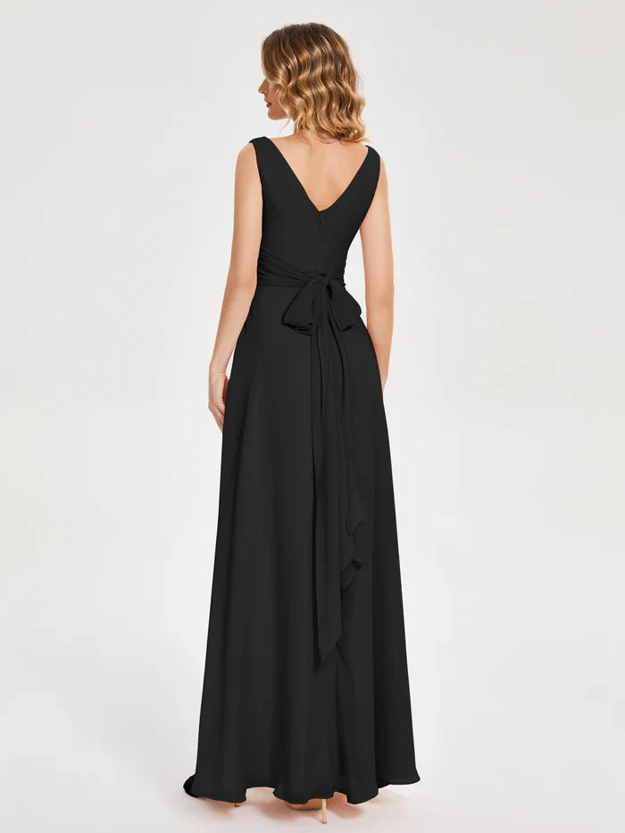 Minimally designed V-neck pocket bridesmaid dress