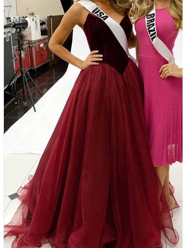 A-Line Celebrity Style Elegant Prom Formal Evening Dress V Neck Sleeveless Floor Length Velvet with Pleats - RongMoon