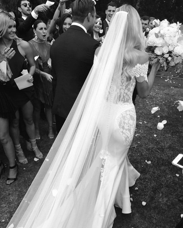 Elegant Mermaid Wedding Dresses Off Shoulder Lace Appliques
