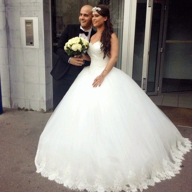 Lace Appliques Sweetheart Tulle Wedding Dresses Ball Gowns