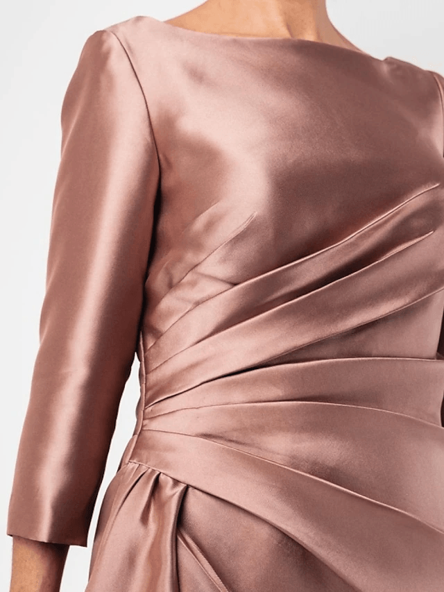 Sheath / Column Mother of the Bride Dress Elegant Jewel Neck Knee Length Satin 3/4 Length Sleeve with Split Front Ruching - RongMoon