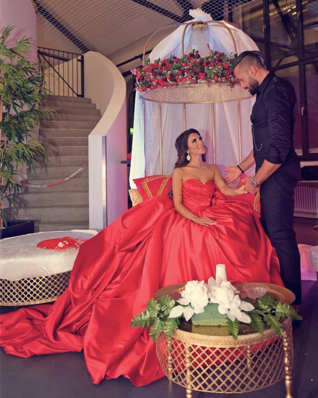Ruched Sweetheart Satin Ball Gowns Wedding Dresses Red