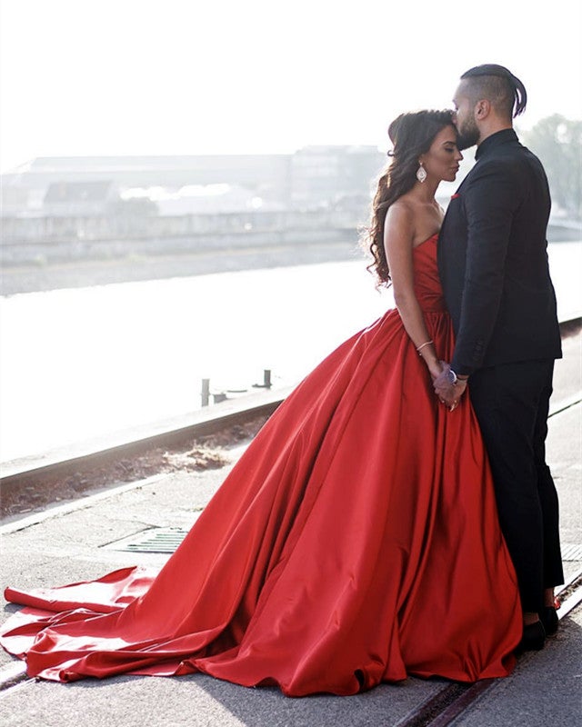 Ruched Sweetheart Satin Ball Gowns Wedding Dresses Red