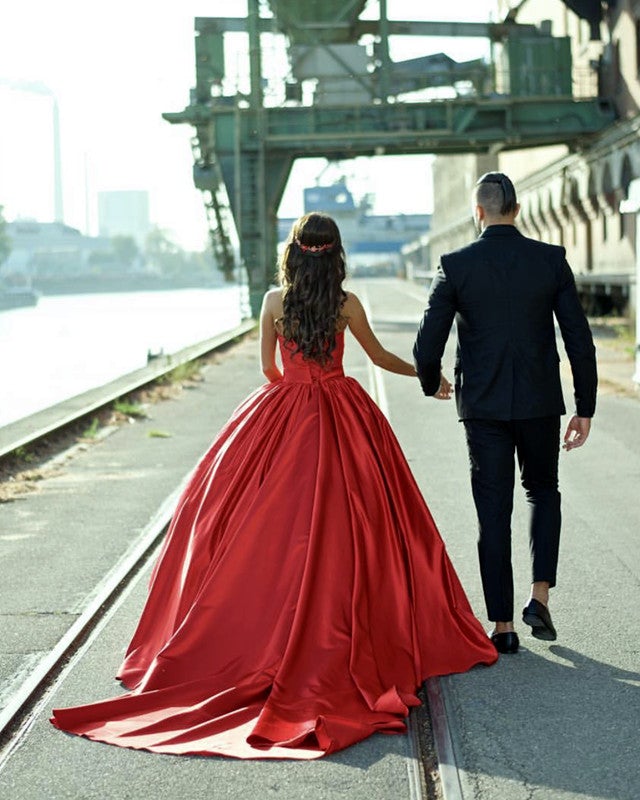 Ruched Sweetheart Satin Ball Gowns Wedding Dresses Red