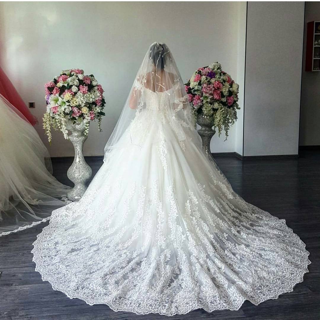Vintage V-neck Off The Shoulder Lace Wedding Ball Gown Dresses