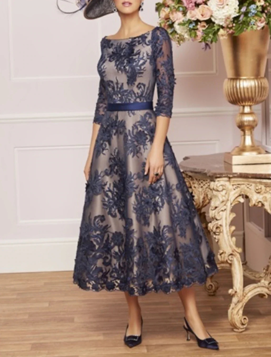 A-Line Mother of the Bride Dress Wedding Guest Elegant Vintage Plus Size Bateau Neck Tea Length Lace Half Sleeve with Lace Sash / Ribbon