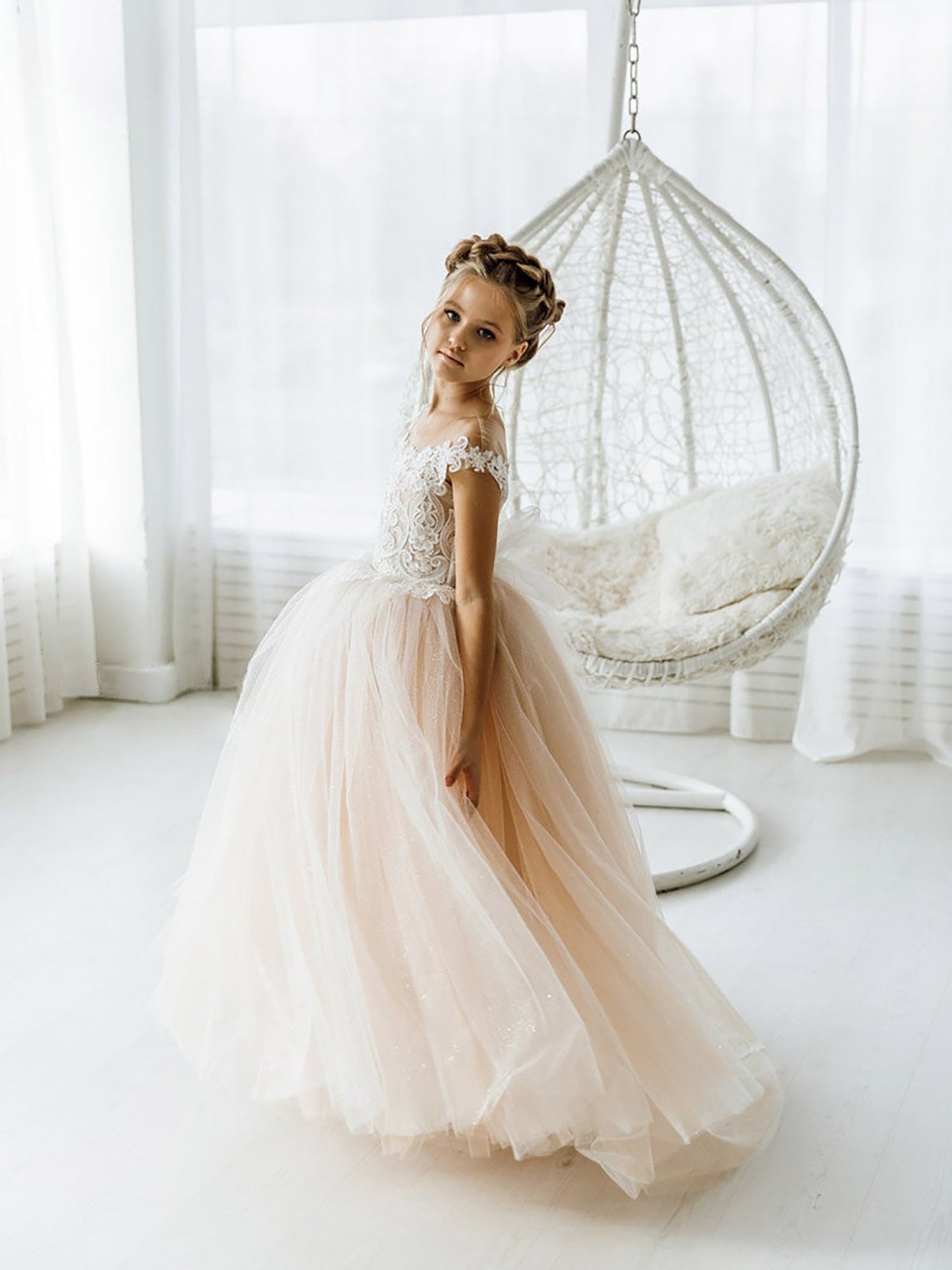 Boho Ball Gown Sleeveless Tulle Open Back Flower Girl Dresses with Bow