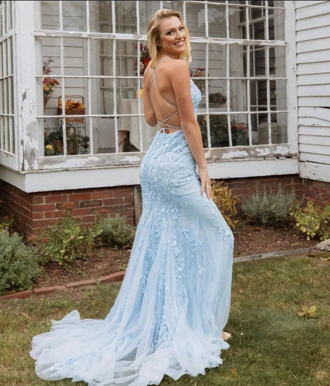 Charming Spaghetti-Straps Appliques Mermaid Long Evening Dress