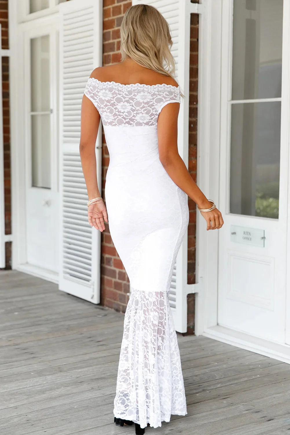 Chic Off-the-Shoulder Mermaid Lace Long Evening Dress
