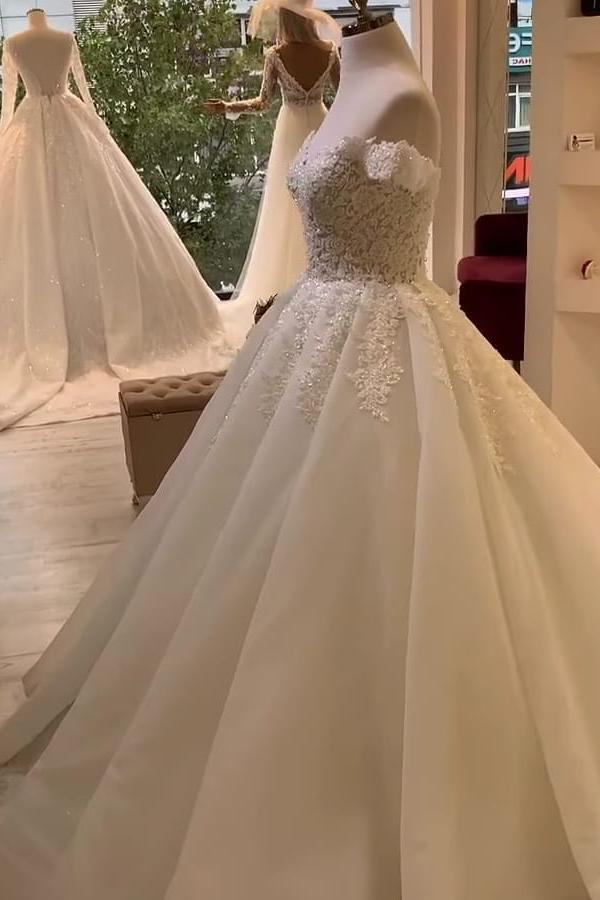 Elegant Off-the-Shoulder A-Line Sweetheart Wedding Dress with Ruffles and Appliques Lace