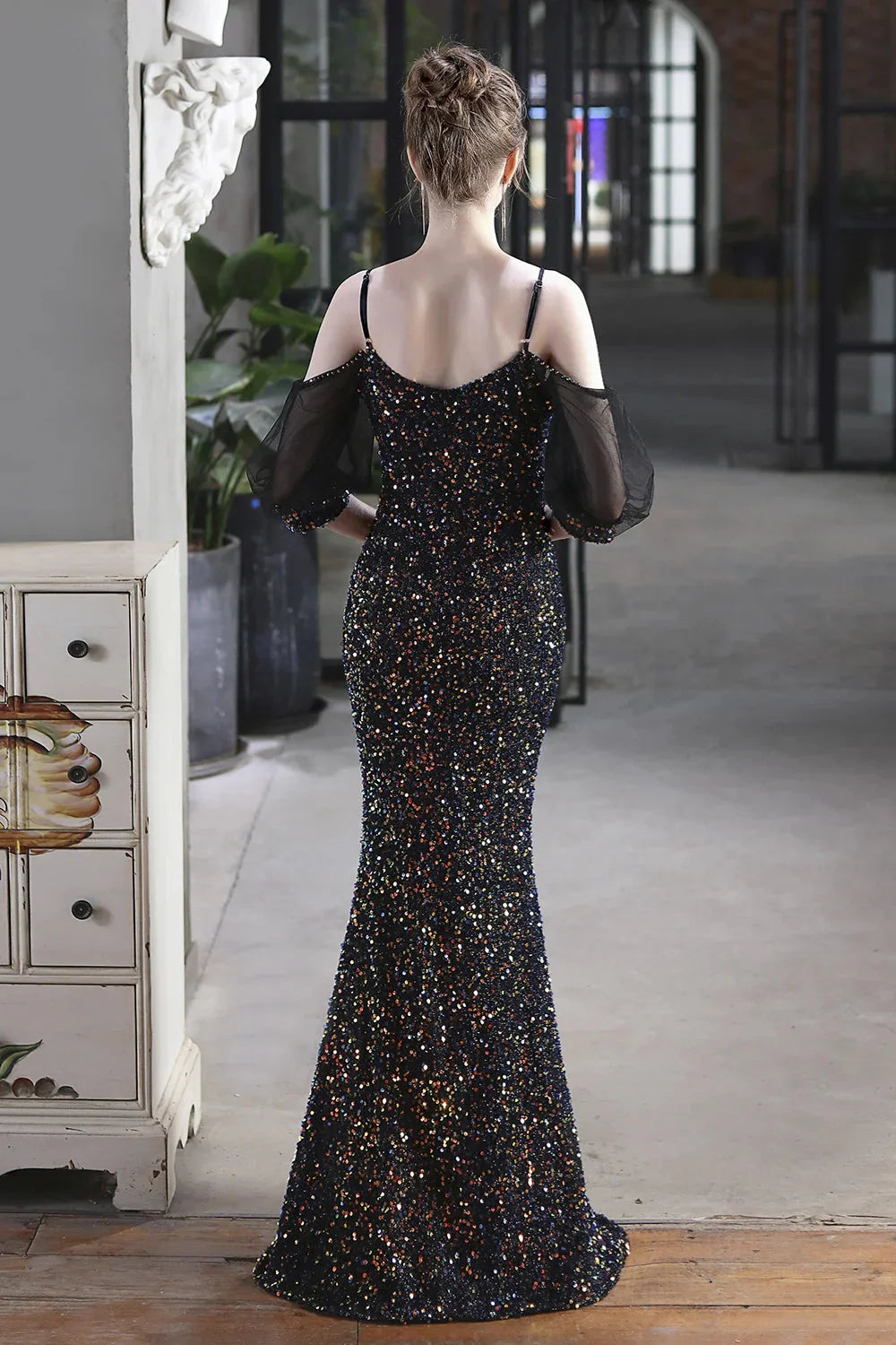 Elegant Spaghetti-Straps V-Neck Sequined Evening Formal Dress Mermaid With Bubble Tulle Sleeves