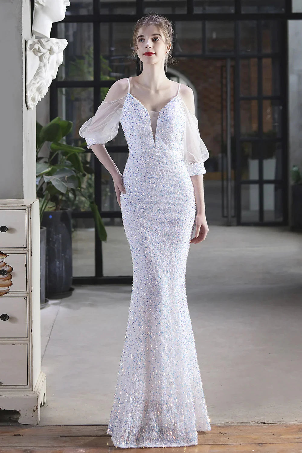 Elegant Spaghetti-Straps V-Neck Sequined Evening Formal Dress Mermaid With Bubble Tulle Sleeves
