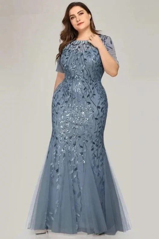 Plus Size Elegant Long Evening Dress With Lace Appliques