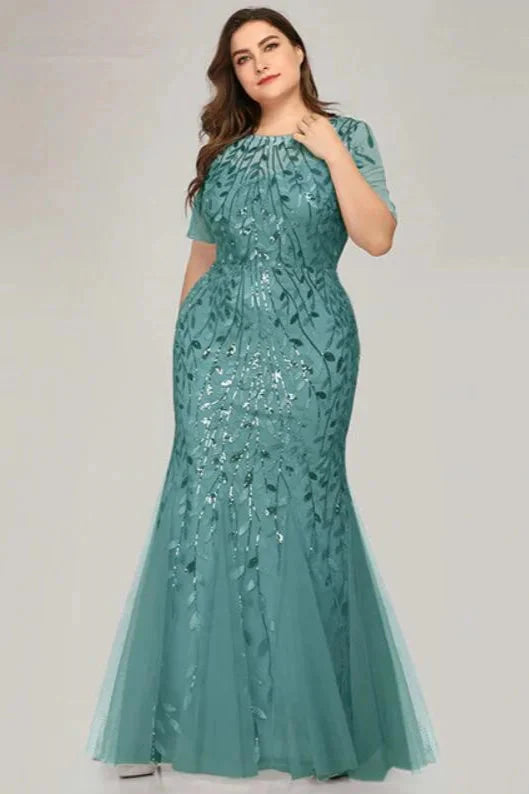 Plus Size Elegant Long Evening Dress With Lace Appliques