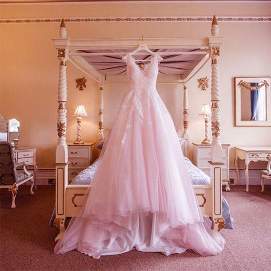 Amazing A Line V Neck Tulle Wedding Dresses Lace Appliques