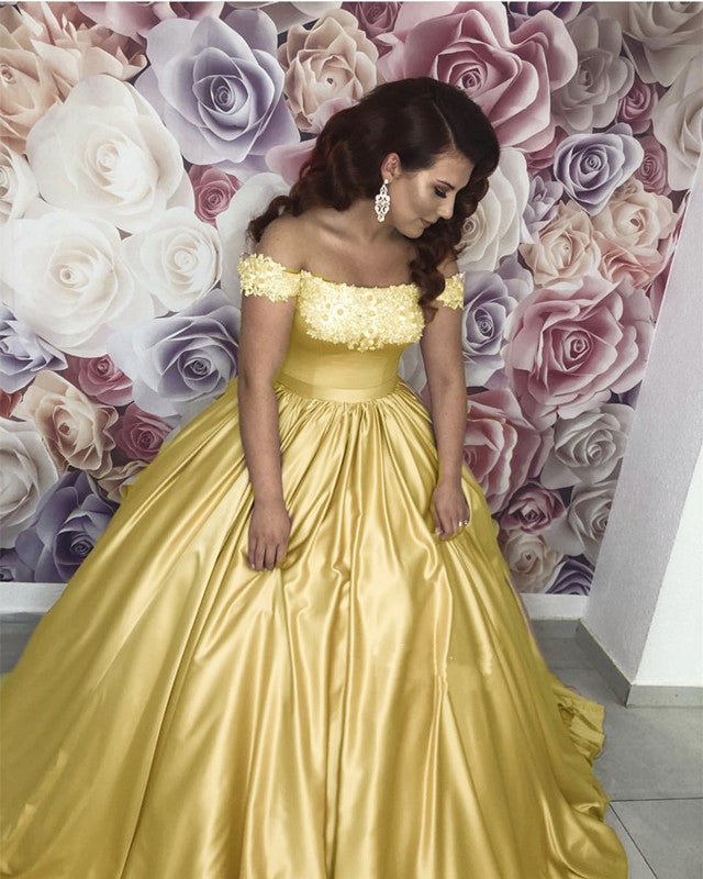 Ball Gowns Satin Wedding Dresses Champagne Lace Appliques