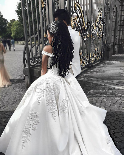 Beaded Lace Embroidery V-neck Satin Ball Gowns Wedding Dresses For Women