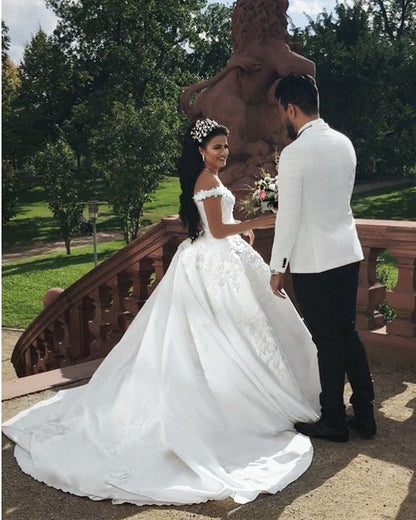 Beaded Lace Embroidery V-neck Satin Ball Gowns Wedding Dresses For Women