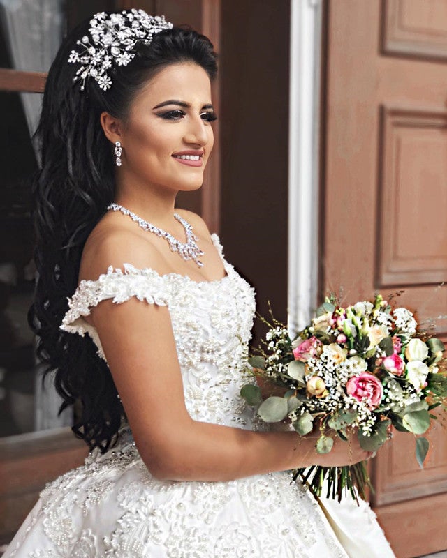 Beaded Lace Embroidery V-neck Satin Ball Gowns Wedding Dresses For Women