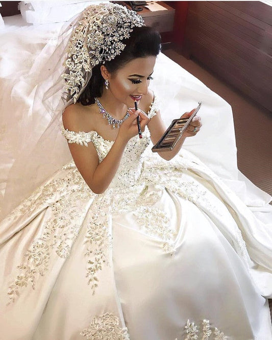 Beaded Lace Embroidery V-neck Satin Ball Gowns Wedding Dresses For Women
