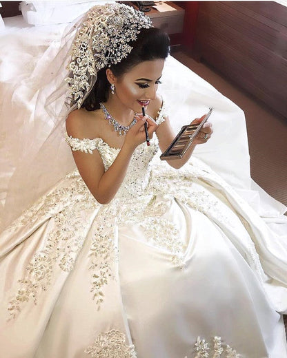 Beaded Lace Embroidery V-neck Satin Ball Gowns Wedding Dresses For Women