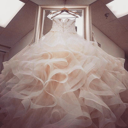 Blush Pink Organza Ruffles Ball Gowns Wedding Dresses With White Lace Top