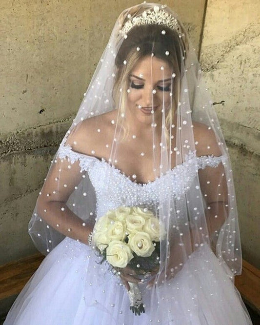 Elegant Lace Appliques V-neck Tulle Princess Wedding Dresses Pearl Beaded