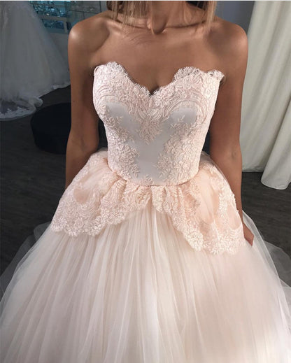 Gorgeous Lace Appliques Sweetheart Tulle Ball Gown Wedding Dresses Pink