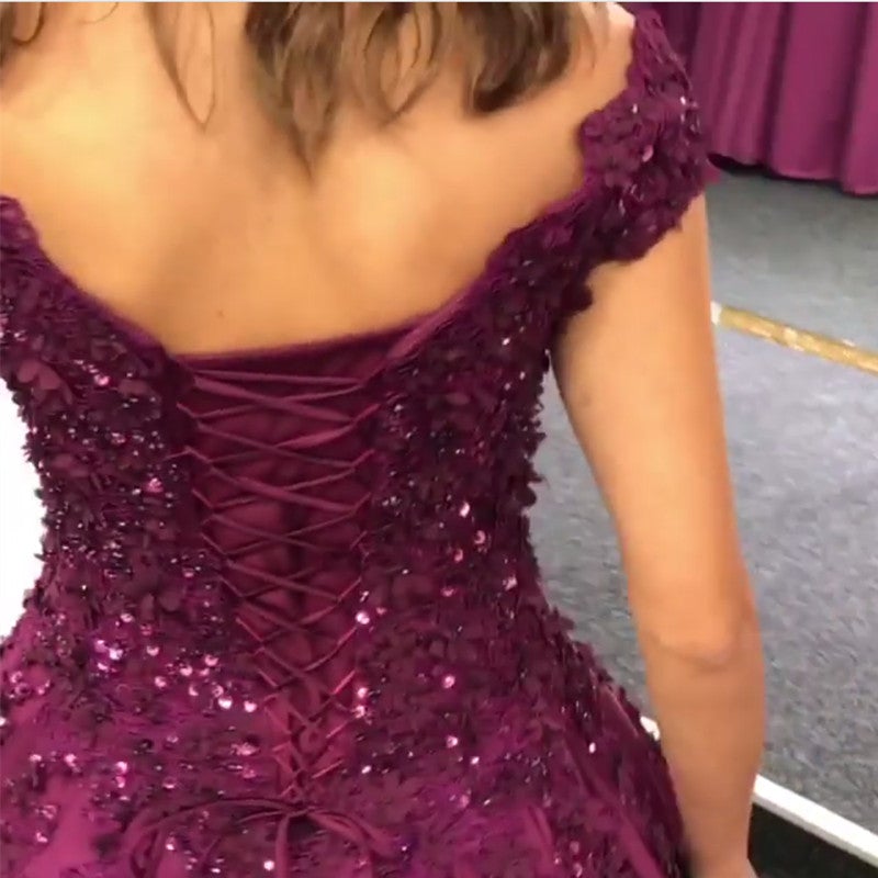 Gorgeous Lace Beaded V-neck Off The Shoulder Ball Gowns Prom Dresses