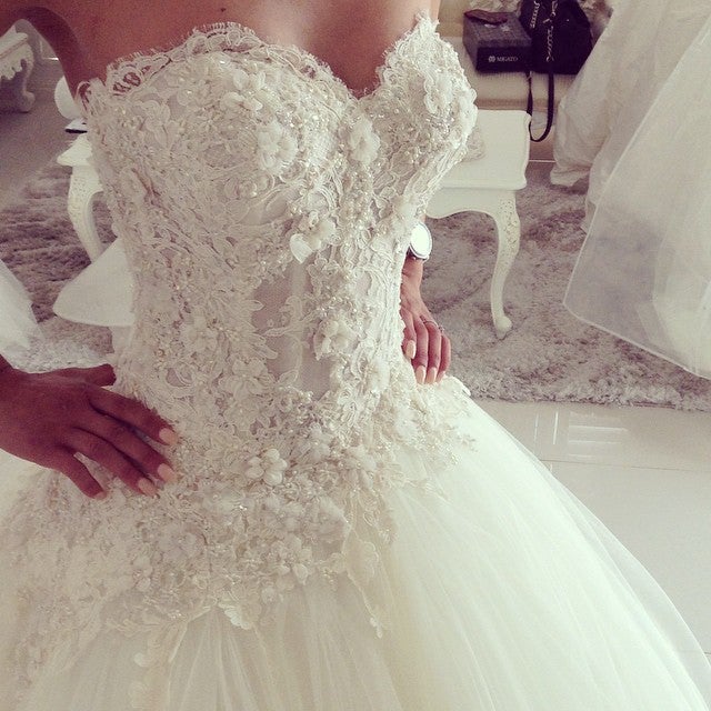 Gorgeous Lace Sweetheart Pearl And Flowers Beaded Tulle Wedding Dresses