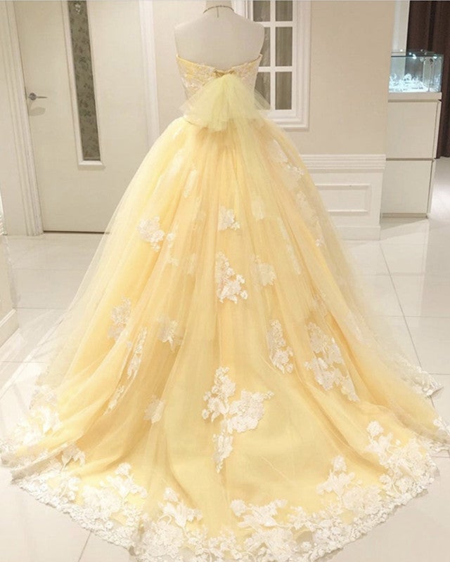 Lace Embroidery Tulle Ball Gown Strapless Dresses With Bow Sashes