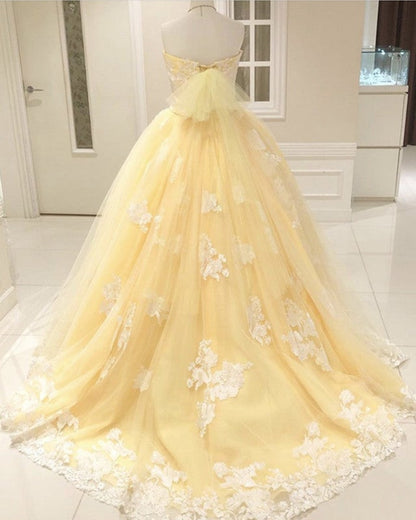 Lace Embroidery Tulle Ball Gown Strapless Dresses With Bow Sashes
