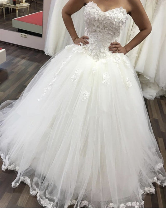 Lace Flowers Sweetheart Drop Waistline Tulle Wedding Gowns