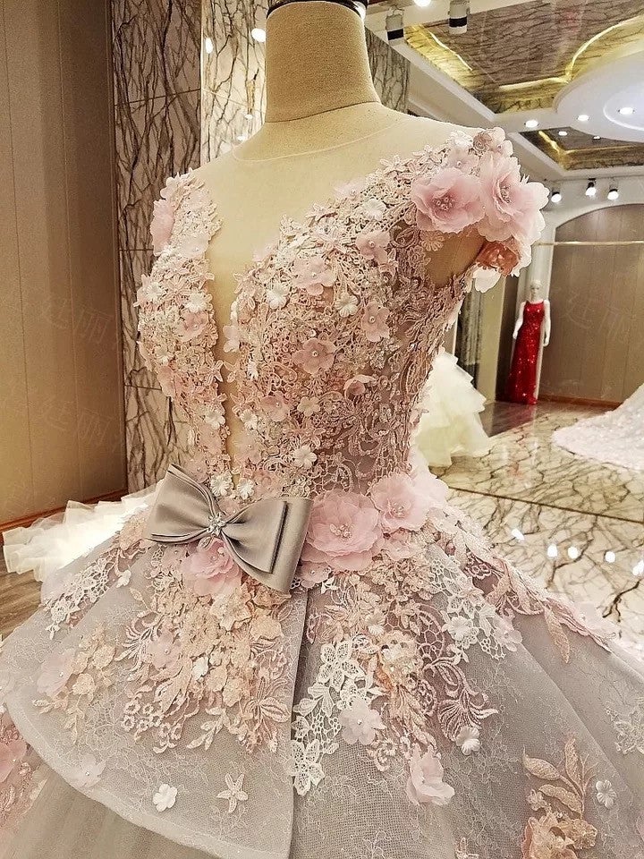 Luxurious Royal Train Lace Wedding Dresses Ball Gowns With Floral Flowers