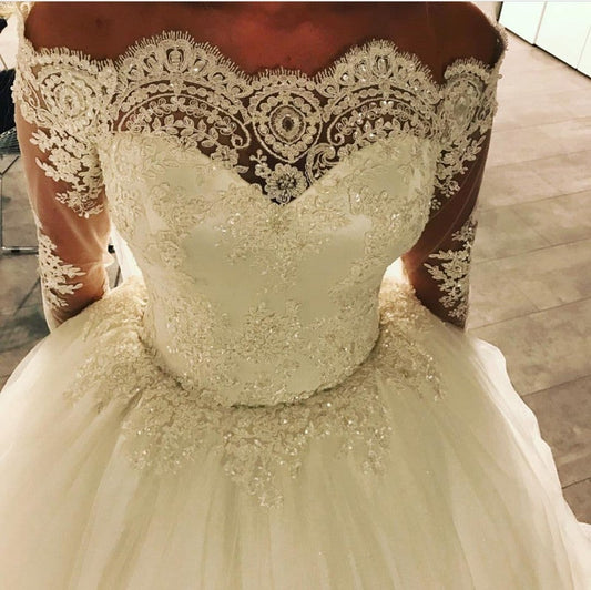 Off-the-shoulder Lace Long Sleeves Tulle Ball Gowns Wedding Dresses