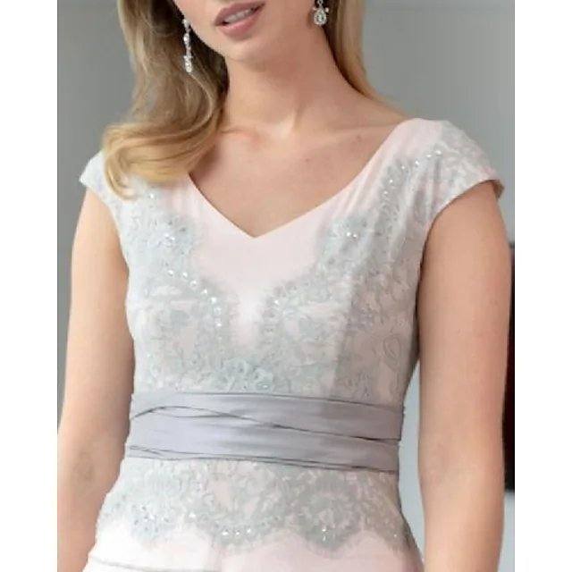 Two Piece Sheath / Column Mother of the Bride Dress Elegant V Neck Knee Length Lace Stretch Satin Half Sleeve with Appliques - RongMoon