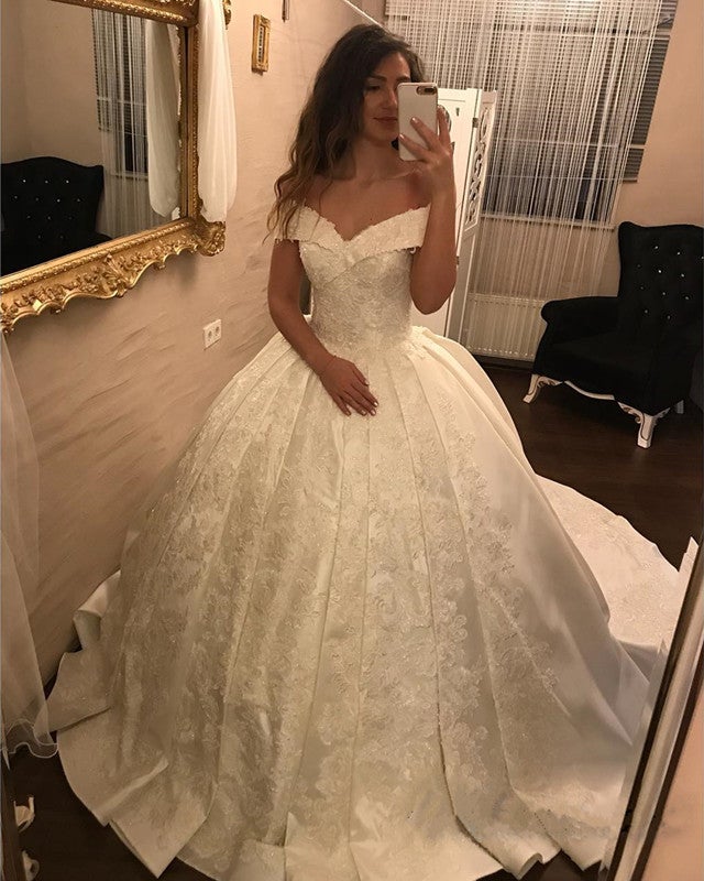 Romantic Lace V-neck Satin Wedding Dresses Ball Gowns