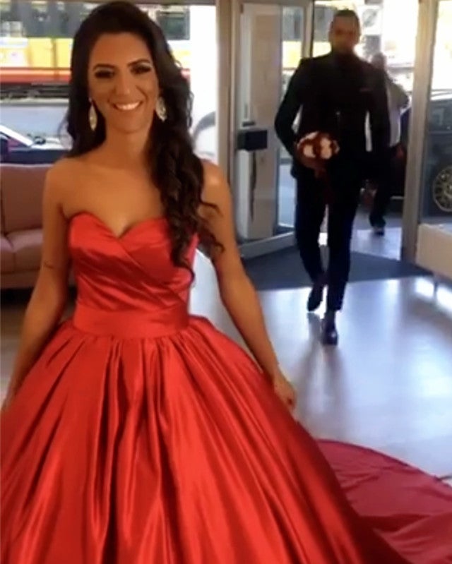 Ruched Sweetheart Satin Ball Gowns Wedding Dresses Red