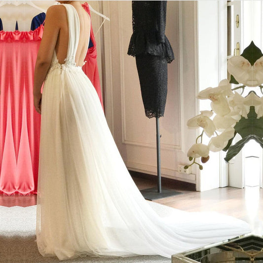Tulle Beach Wedding Dresses Plunge Neck Appliques