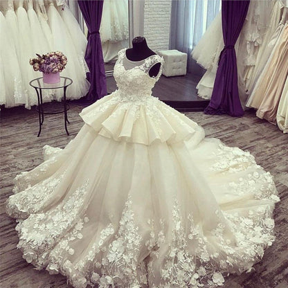 Vintage Ball Gown Wedding Dresses Lace Flowers Cap Sleeves Organza Layered