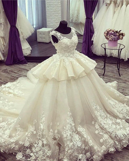 Vintage Ball Gown Wedding Dresses Lace Flowers Cap Sleeves Organza Layered
