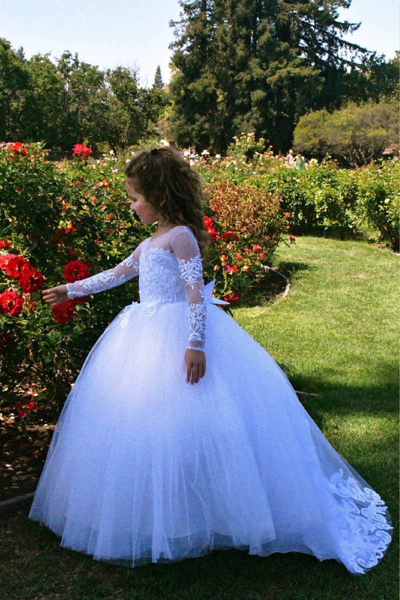 Beautiful Puffy Long Sleeve Flower Girls Dresses With Lace Beads Appliques