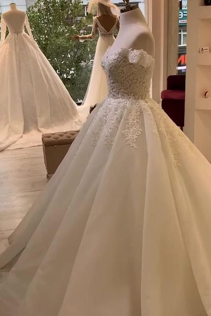 Elegant Off-the-Shoulder A-Line Sweetheart Wedding Dress with Ruffles and Appliques Lace