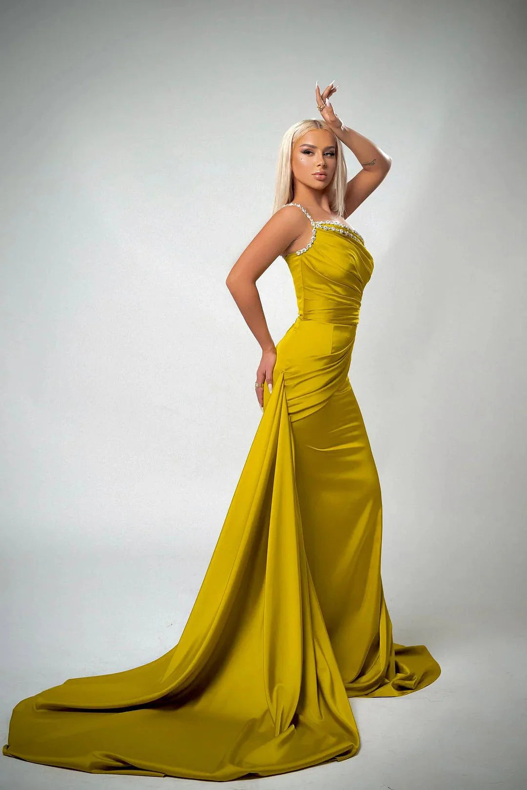 Fashion Sleeveless Mermaid Evening Dress Pleats Beadings With Ruffles