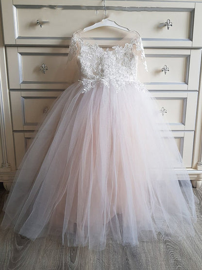 Gorgeous Half-Sleeves Tulle Lace Flower Girl Dress with Appliques and Bow