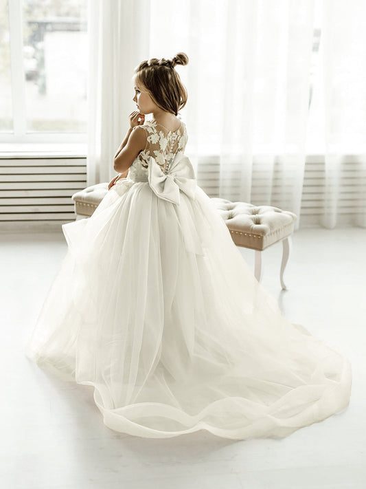 Puffy Ball Gown Sleeveless Flower Girl Dress with Bow Appliques and Tulle Lace